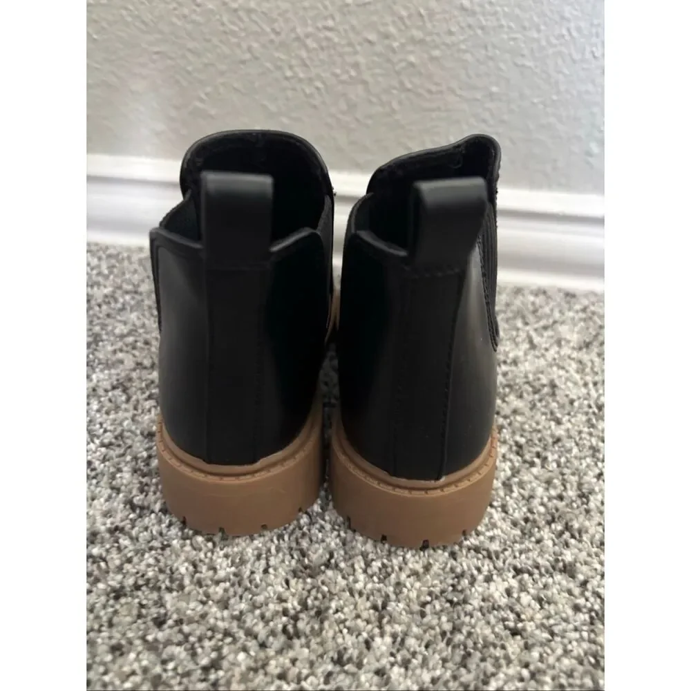 ❤️Old Navy Toddler Chelsea Boots Sz8